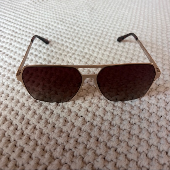 Quay Australia Backstage Pass Sunglasses - Gold and Brown - Picture 7 of 7